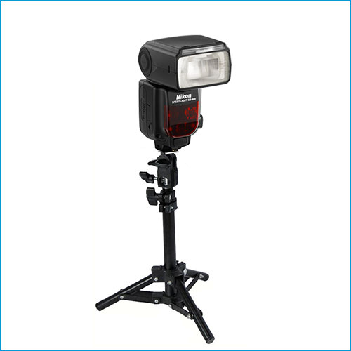 Nikon SB900 on a stand.